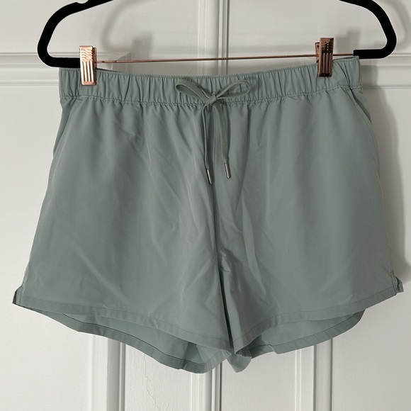 Exofficio insect shield jadeite women’s shorts - size M - Picture 4 of 8